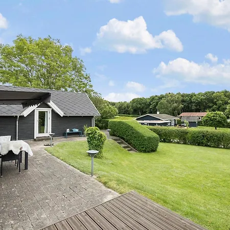 2 Bedroom Beautiful In * Farsø