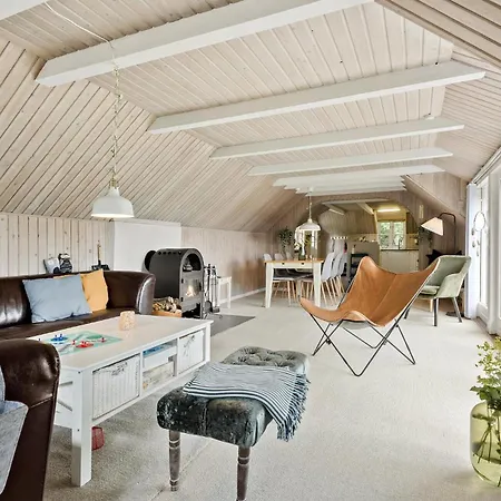 2 Bedroom Beautiful In *