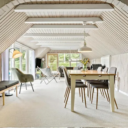 2 Bedroom Beautiful In