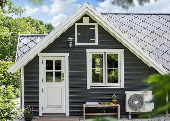 2 Bedroom Beautiful In Сasa de vacaciones *