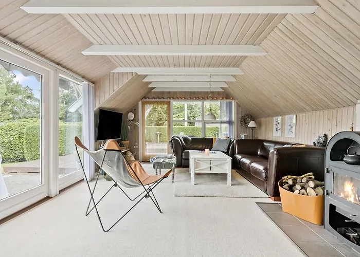 Сasa de vacaciones 2 Bedroom Beautiful In Farsø