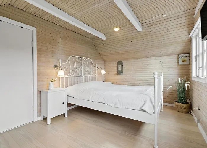 2 Bedroom Beautiful In Сasa de vacaciones